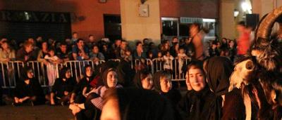 04_Sua_Bailarinas-con-sátiro-1