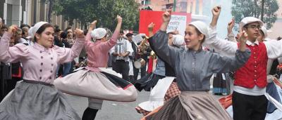 Carrozas_Bailes-kalejira_vascas