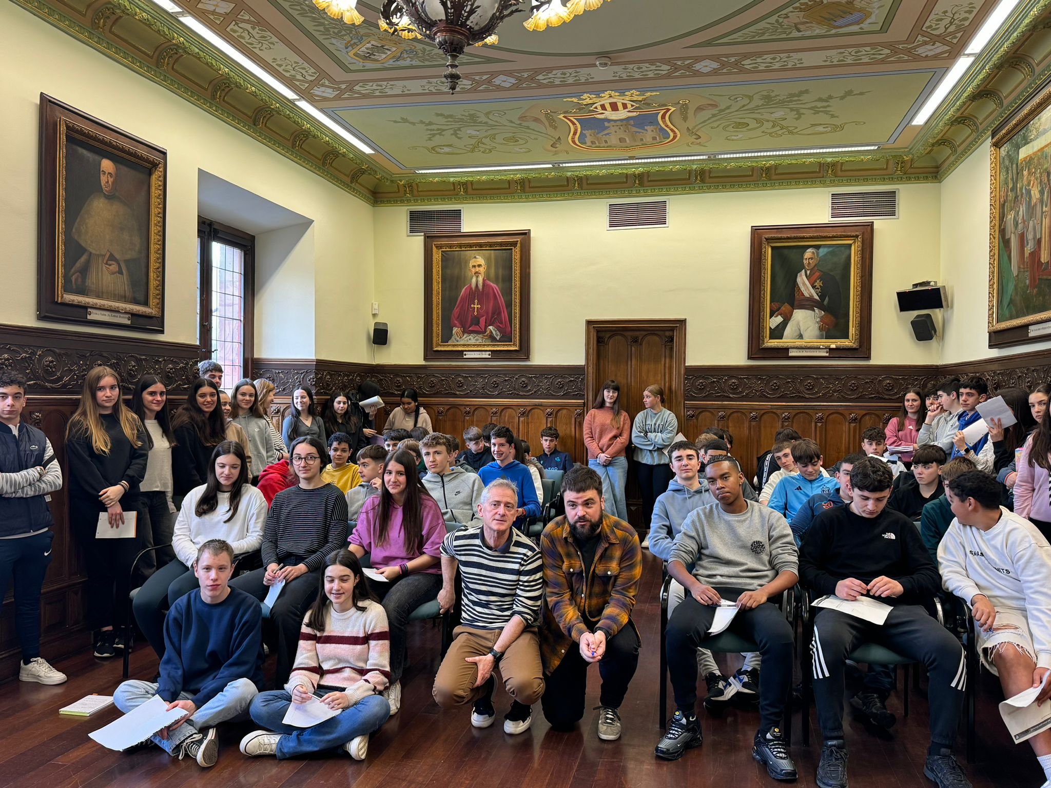 Adolescentes en el Ayuntamiento