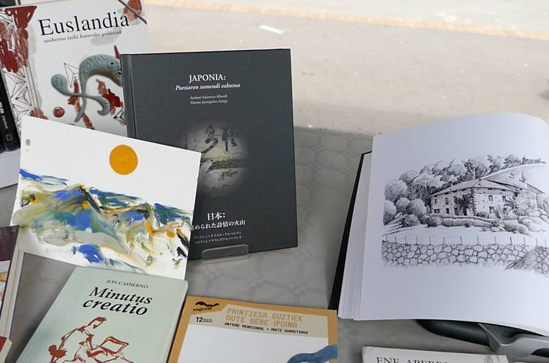 La biblioteca municipal amplía sus servicios y abrirá también por la mańana